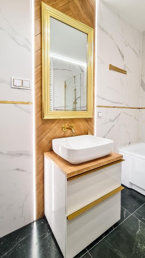 Apartment Gold Przy Ksiezym Mlynie - Garaz - Dostep Na Kod - Fv *